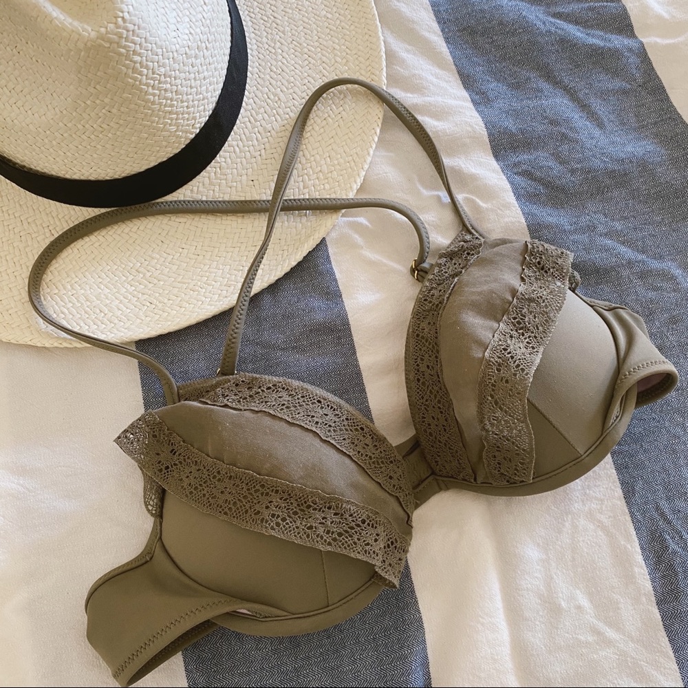 VICTORIA'S SECRET Flounce Fabulous Top in Sage Green